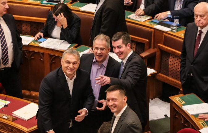 orban-kosa-rogan-kocsisaristo201902017