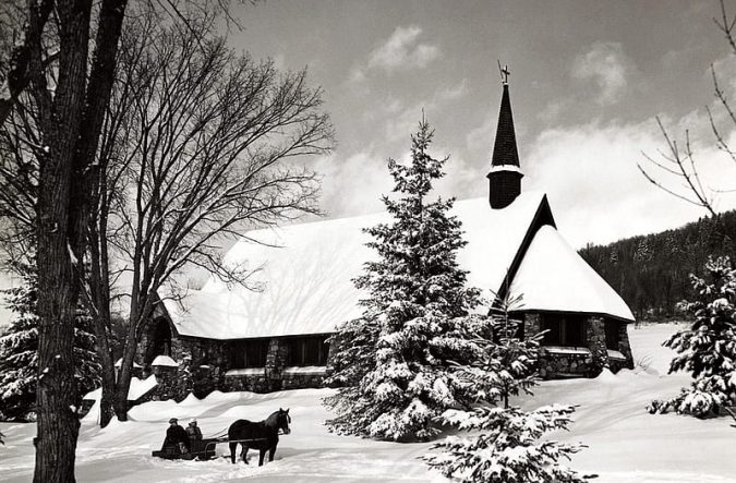 HD-wallpaper-an-old-fashioned-christmas-sleigh-christmas-snow-church-horse
